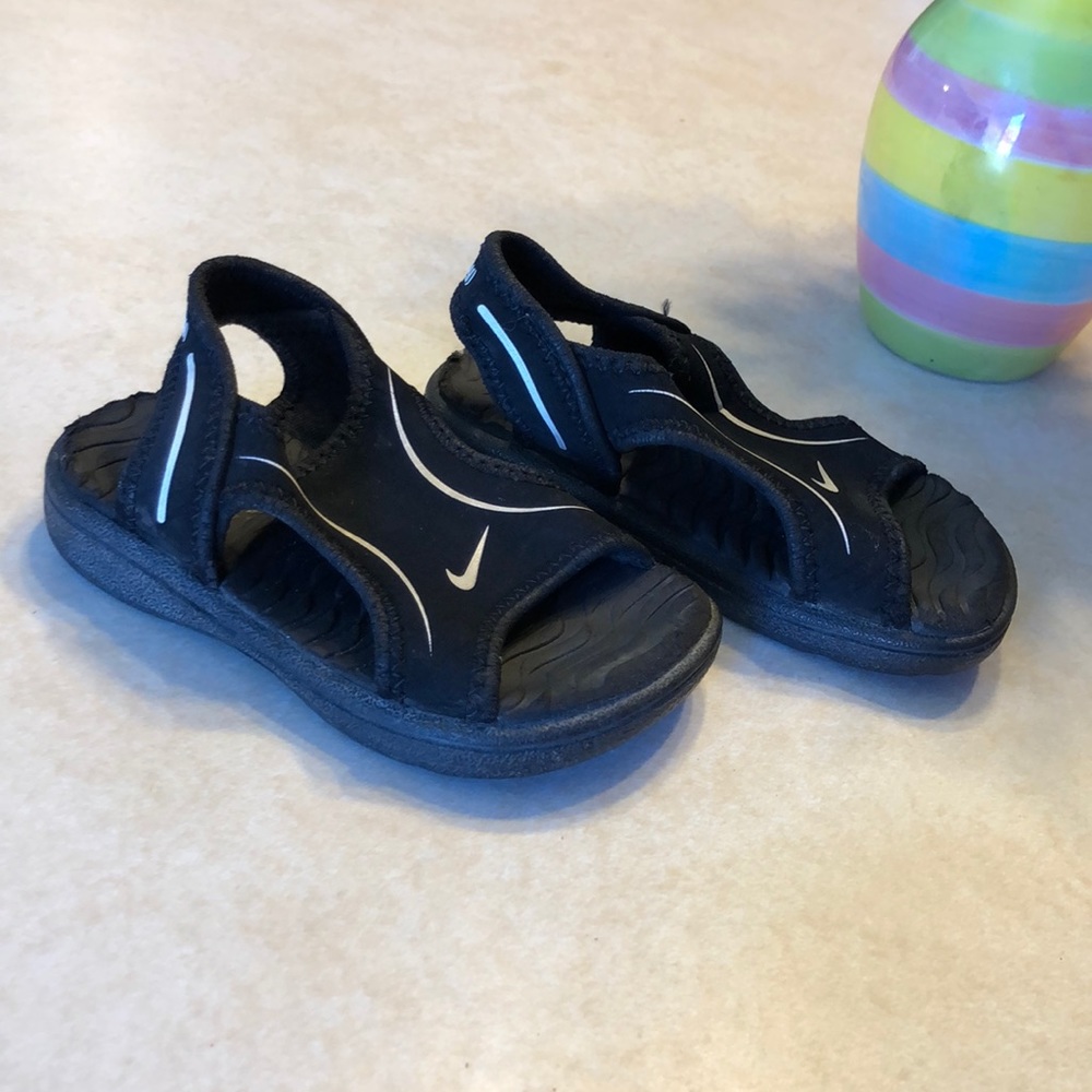 Nike Toddler Sandals, Size 5
